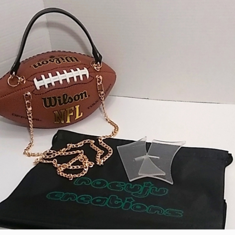 @HELPMEHELPU IS LIVE SPEAK TO GET IN TRAY! ADD 2, TAG AND LET'S GO SHOPPING 🛒🛍 - Picture 10 of 17